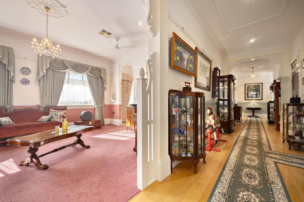14 Douglas Waterhouse Dr, Dunlop, ACT 2615