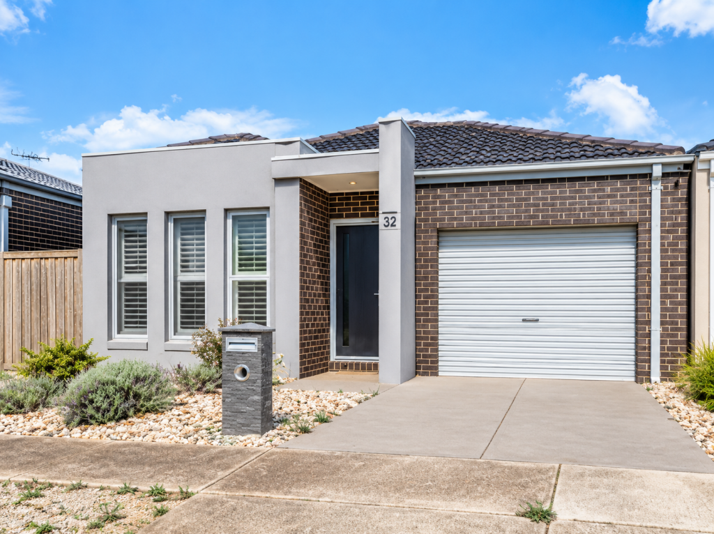 2/12 Harness Ct, Truganina, VIC 3029