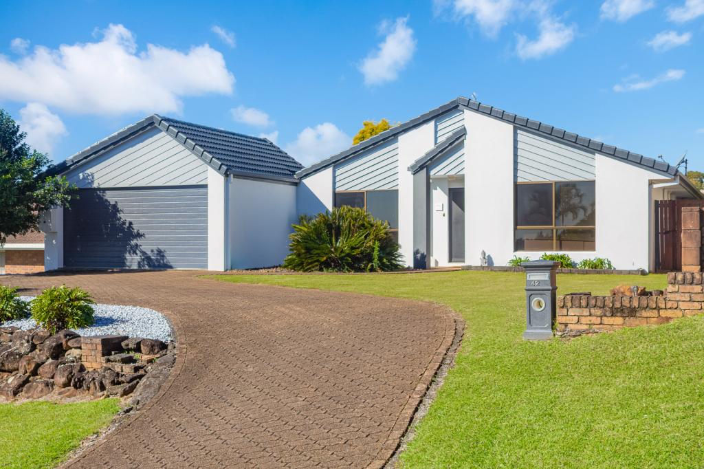 42 Castlecrag Ave, Banora Point, NSW 2486