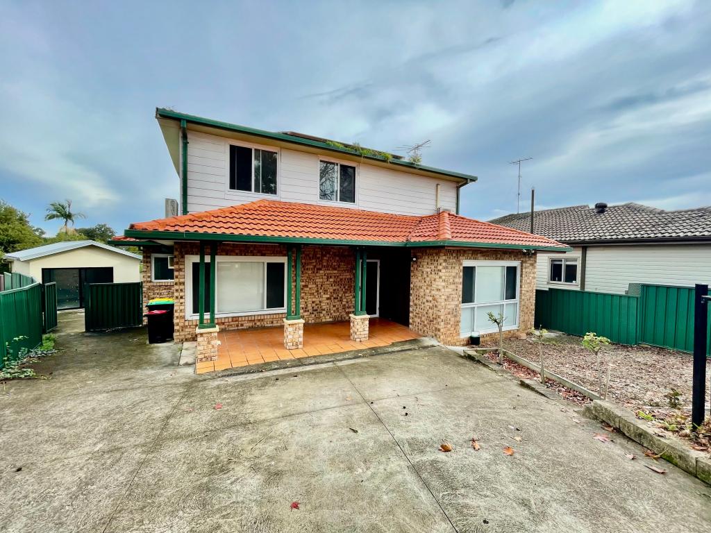8 ULONGA PL, TOONGABBIE, NSW 2146