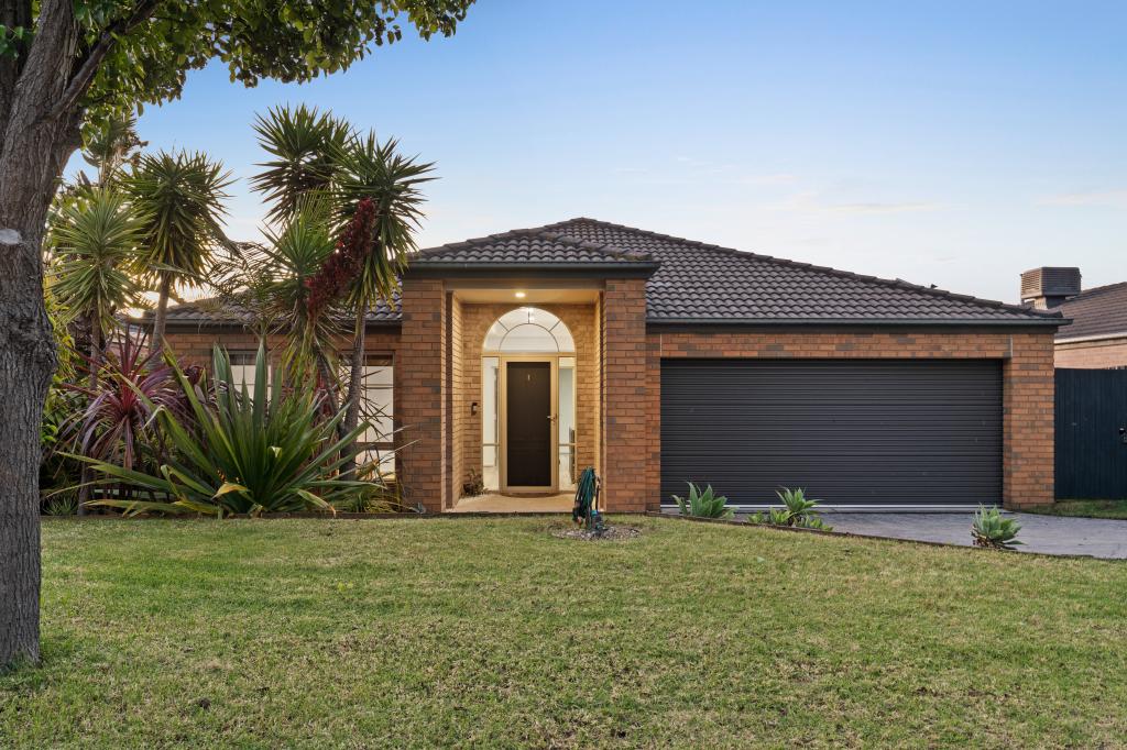 36 Rodlarni Cres, Berwick, VIC 3806