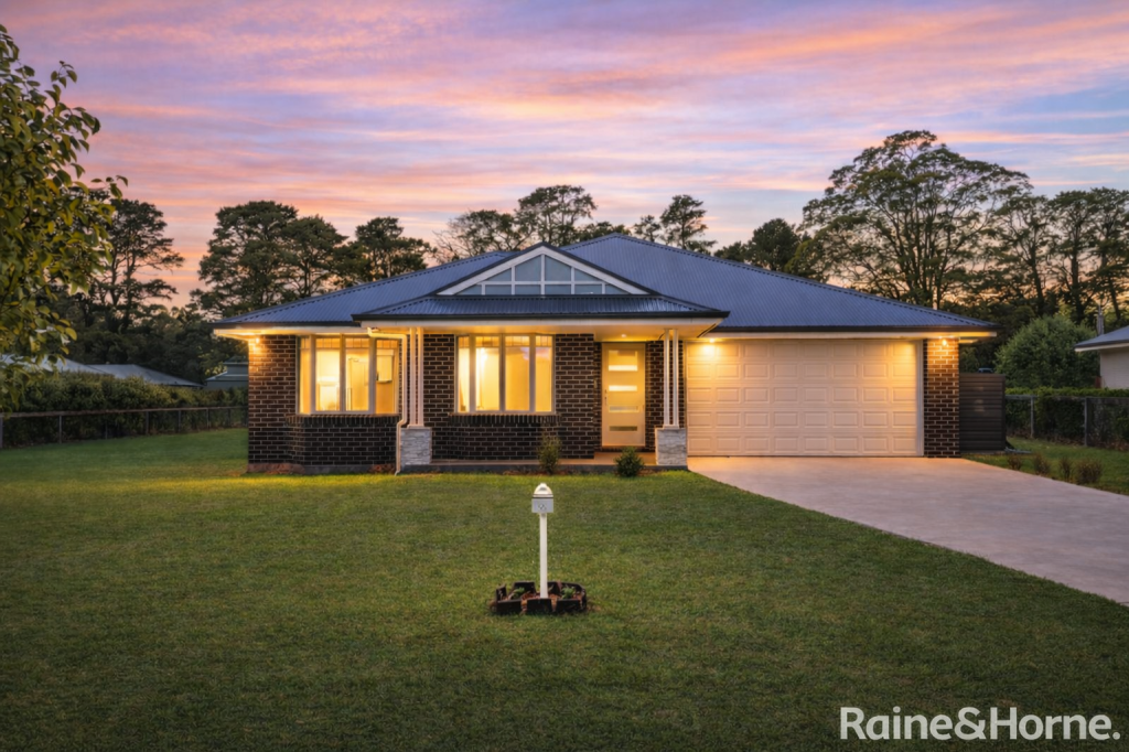 66 Challoner Rise, Renwick, NSW 2575