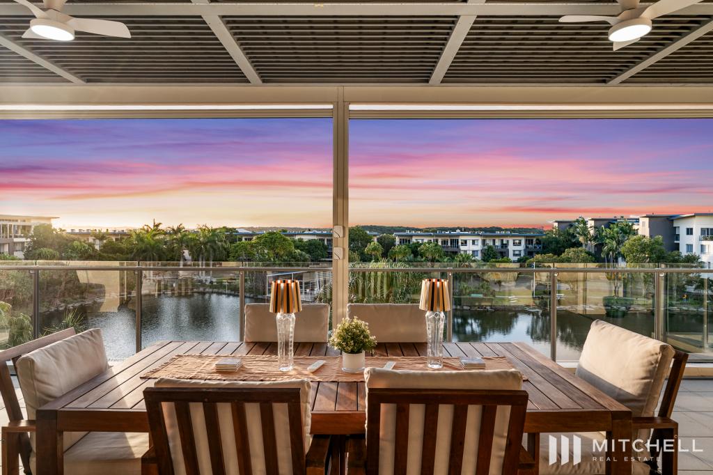 242/3 Pendraat Pde, Hope Island, QLD 4212