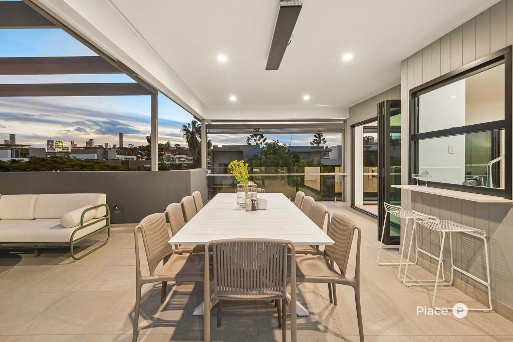 30 Waterline Cres, Bulimba, QLD 4171
