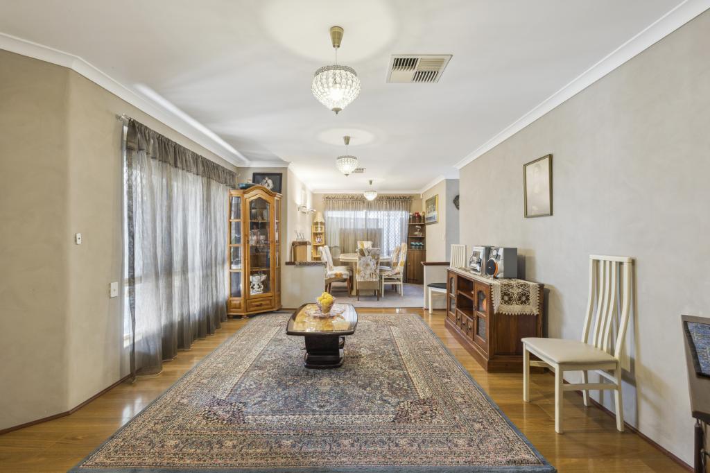 14 Taylor Cl, Leda, WA 6170