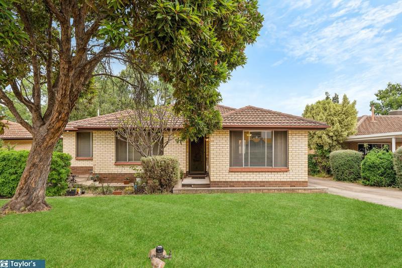 15 Clyde St, Modbury, SA 5092