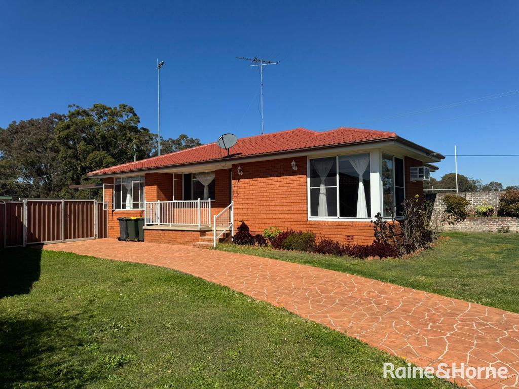 12 Bathurst St, Leumeah, NSW 2560