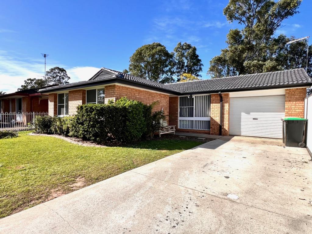 92 Pine Creek Cct, St Clair, NSW 2759