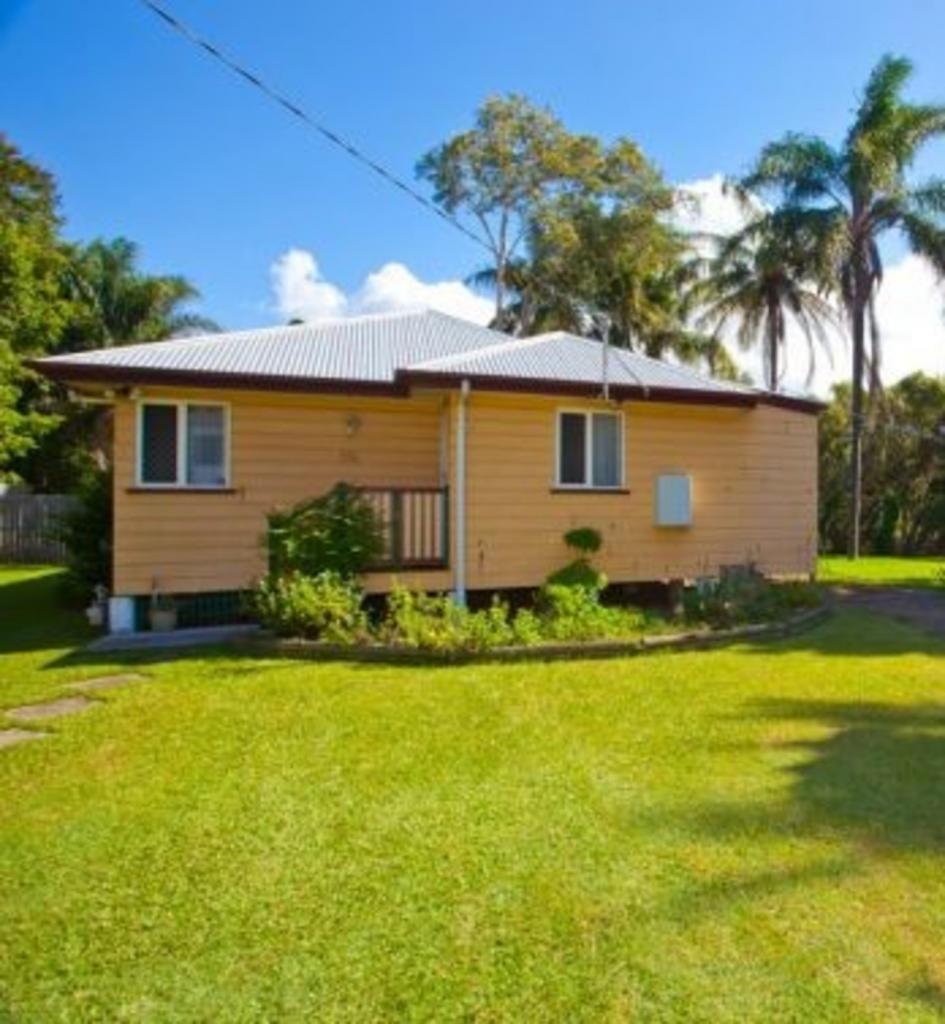 69A PALM AVE, SHORNCLIFFE, QLD 4017