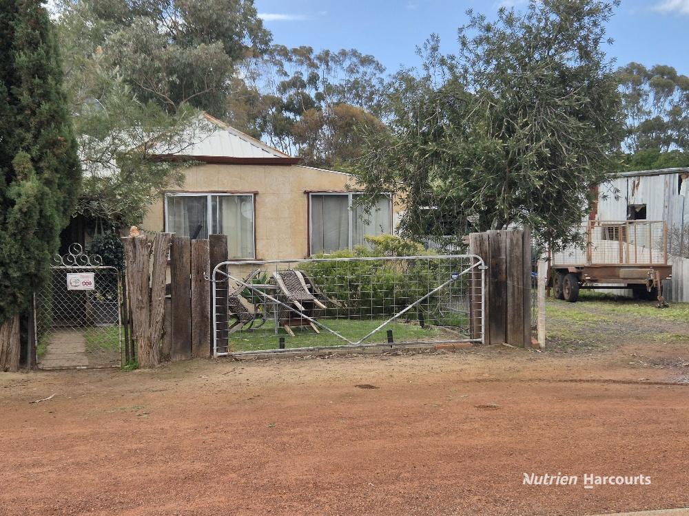 33 Roberts St, Yealering, WA 6372