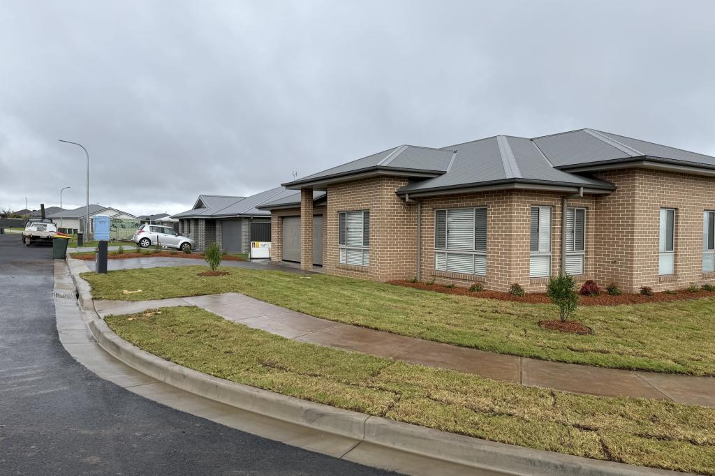1/80 Evesham Cct, Tamworth, NSW 2340