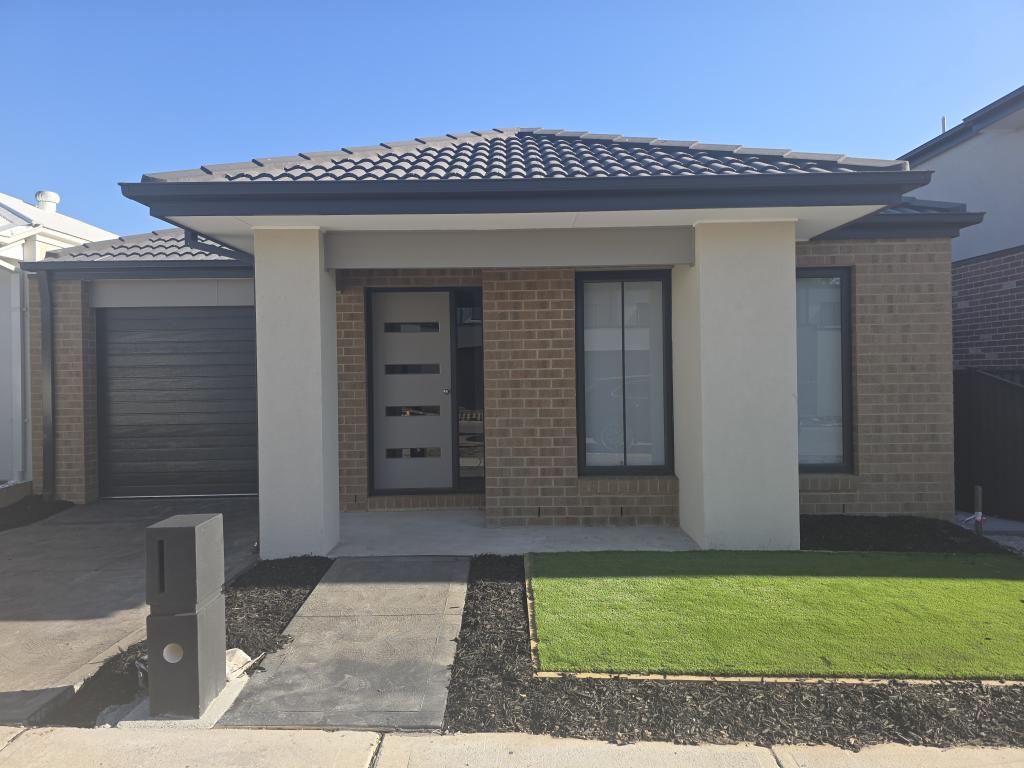 10 Saddle Way, Greenvale, VIC 3059