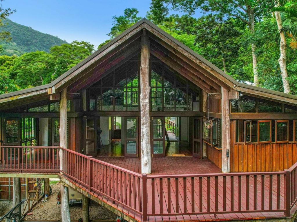 11 Cycas Cl, Kamerunga, QLD 4870