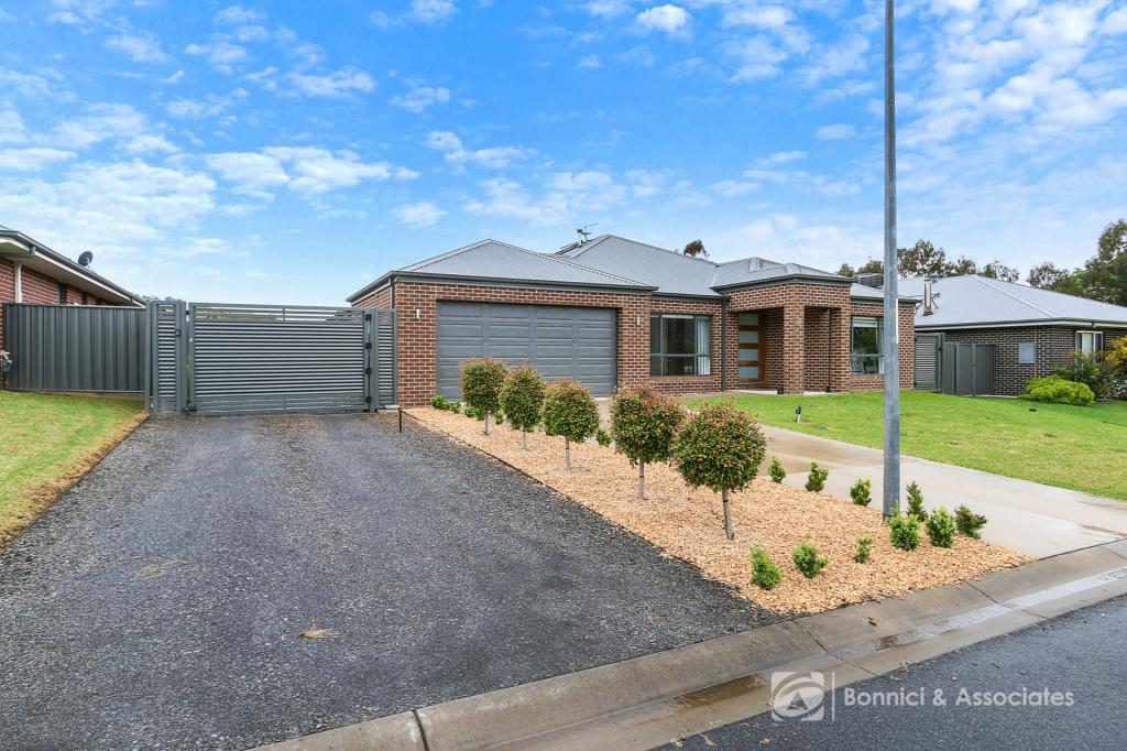 9 Watts Way, Tangambalanga, VIC 3691