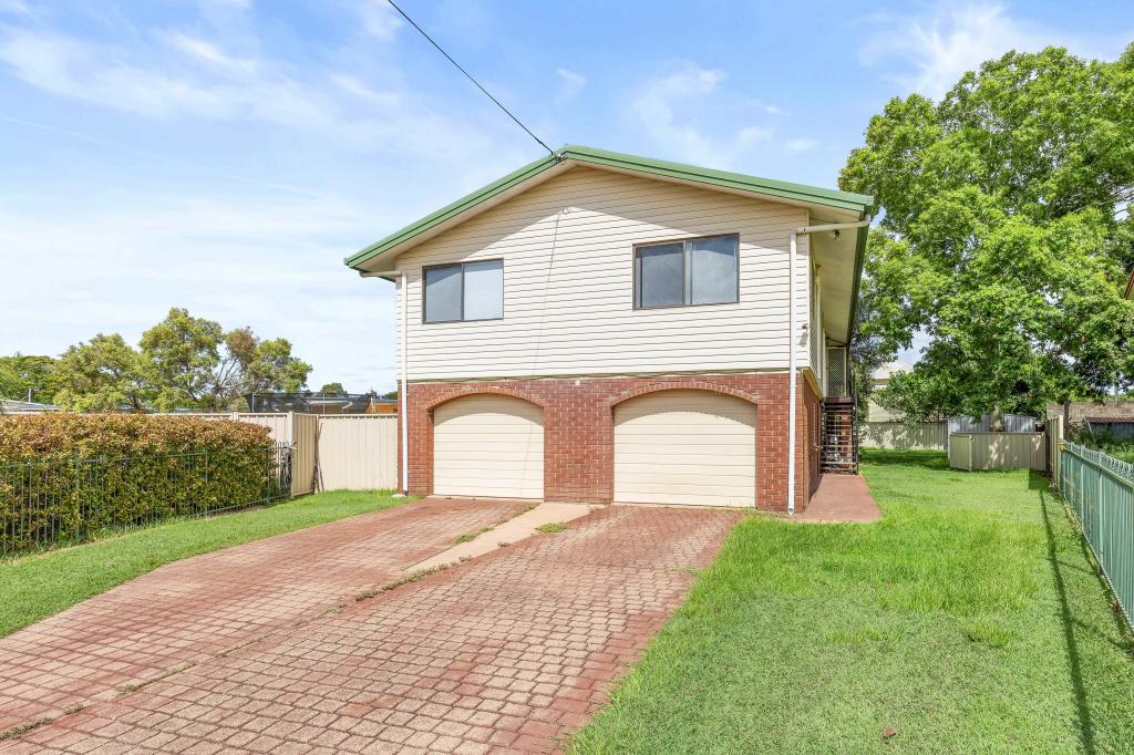 11 Gibson Gr, Emerald, QLD 4720