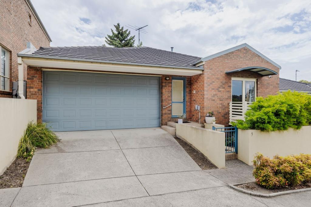 5/143 Barrabool Rd, Highton, VIC 3216