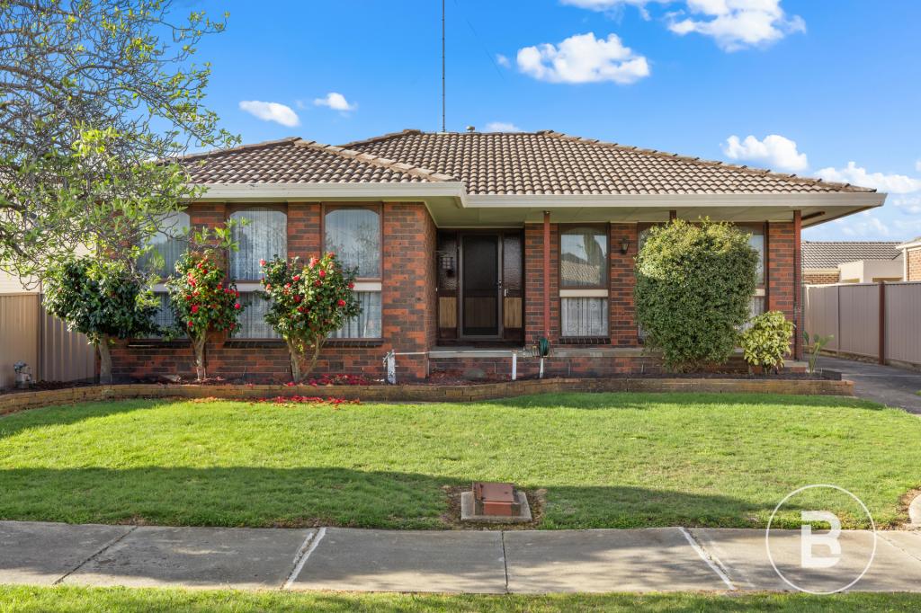 14 Yvonne St, Wendouree, VIC 3355