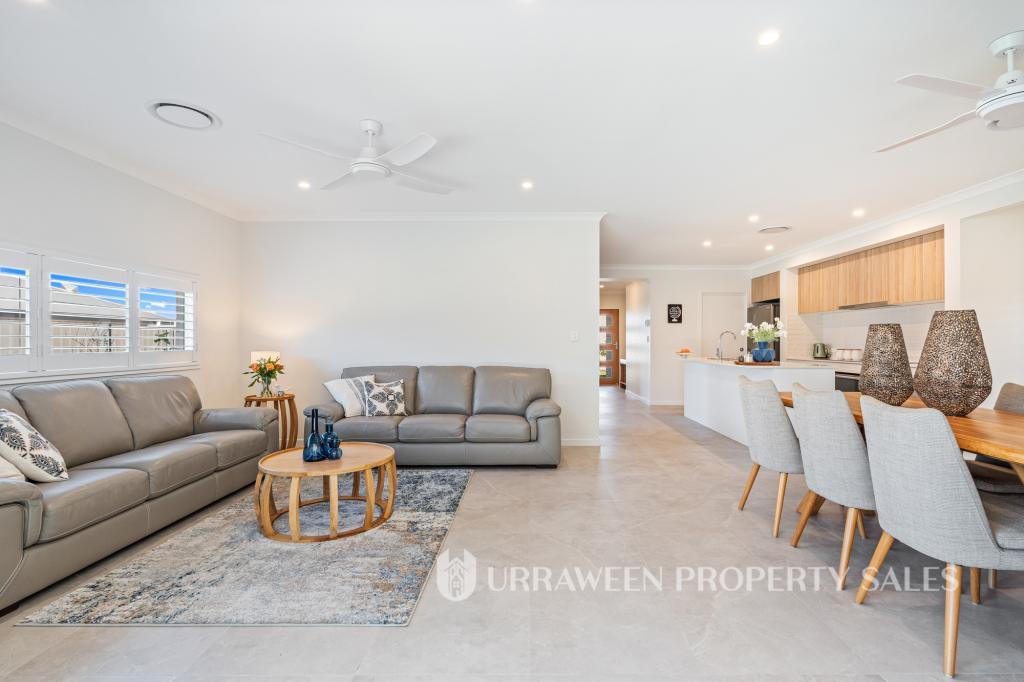 31 Mataranka Cct, Nikenbah, QLD 4655