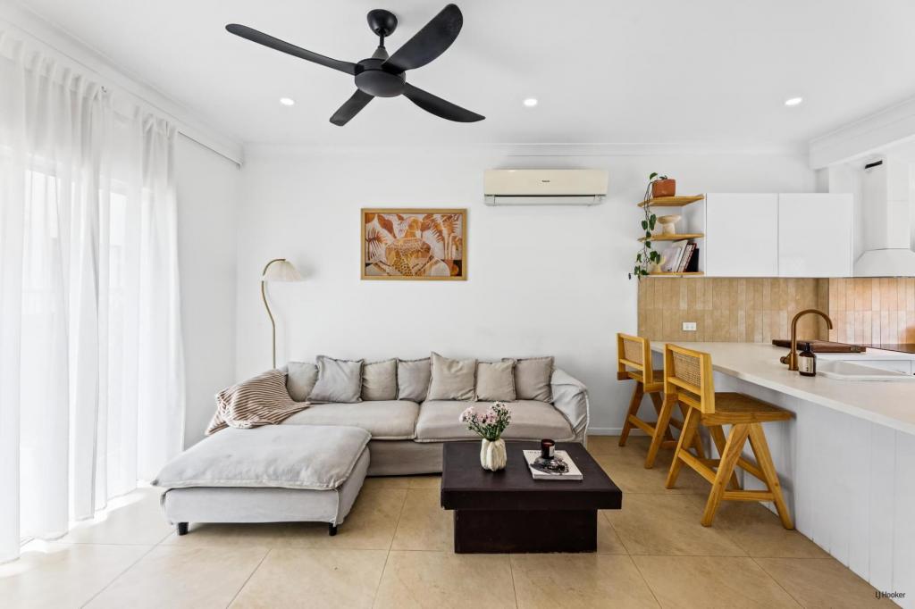 2/76 Dutton St, Coolangatta, QLD 4225