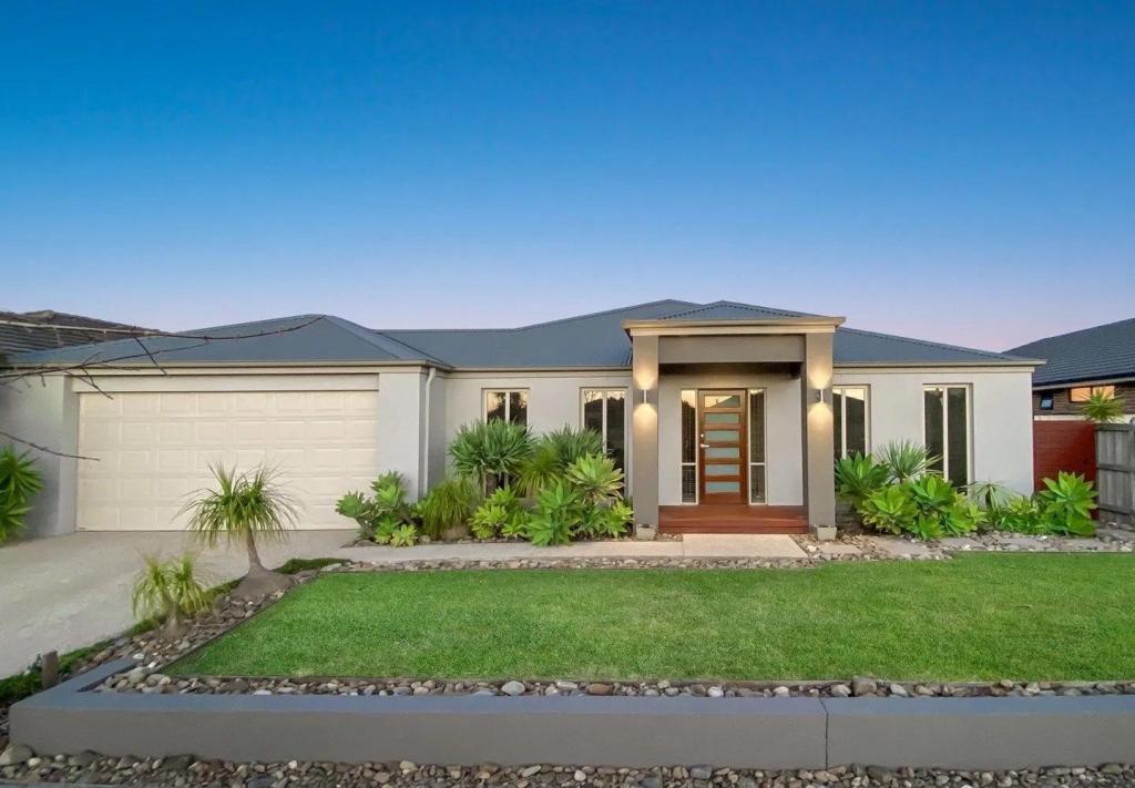 96 Skyline Way, Berwick, VIC 3806