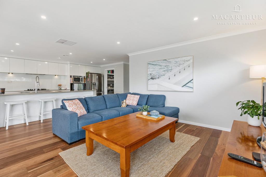 14 Plunkett Dr, Lake Albert, NSW 2650