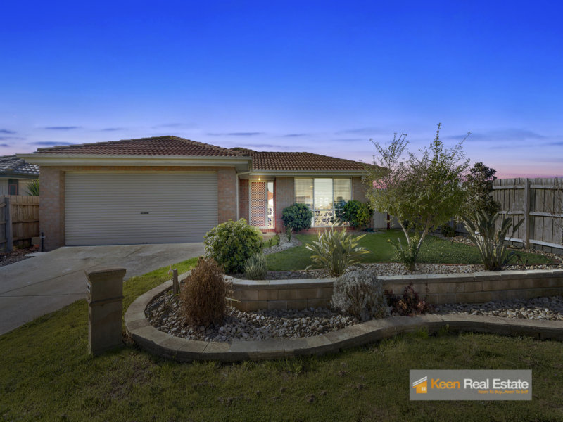 10 Belalie Cl, Hampton Park, VIC 3976