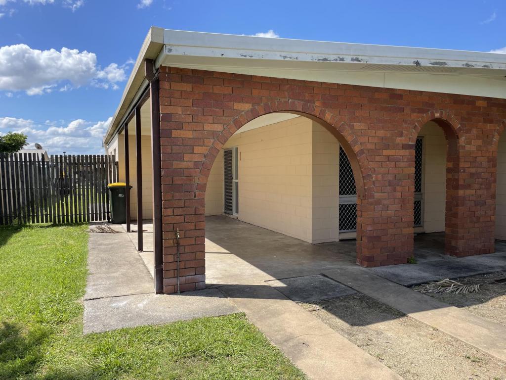 2/5 Maxwell St, Norman Gardens, QLD 4701