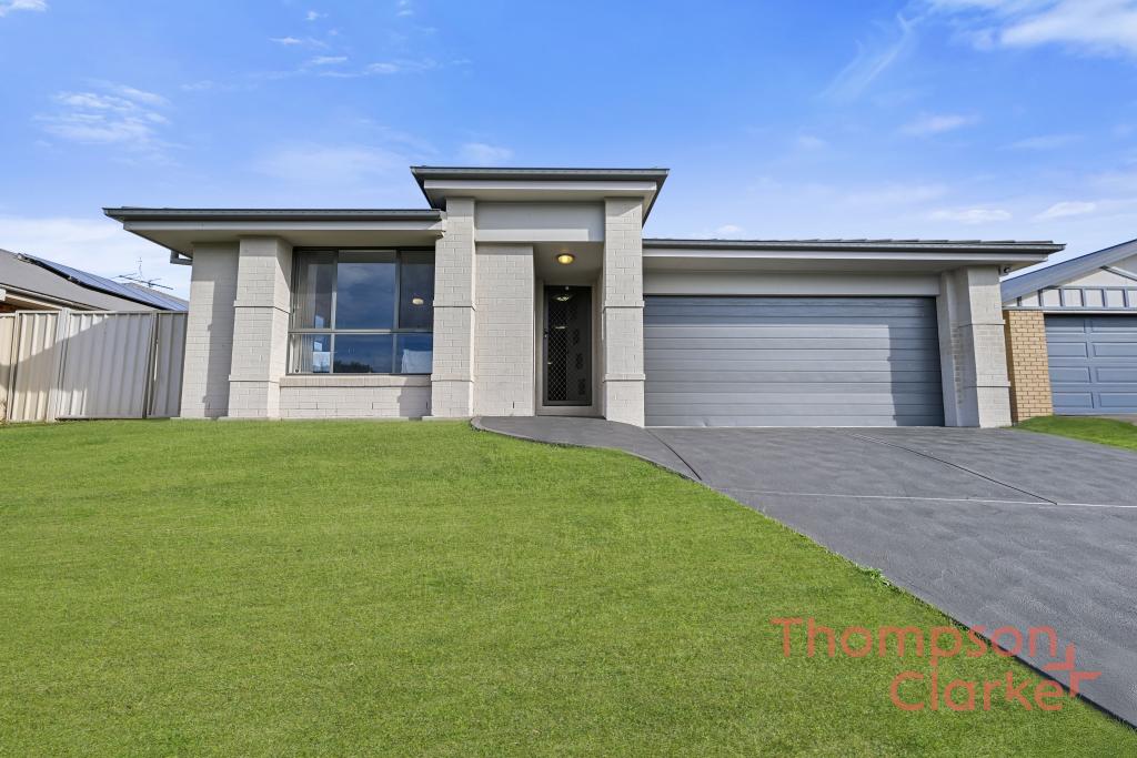 15 Strutt Cres, Metford, NSW 2323