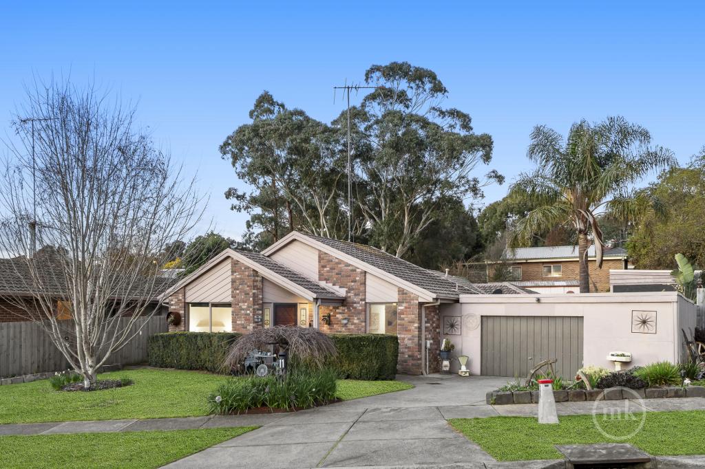 11 Kamarooka Dr, Wattle Glen, VIC 3096