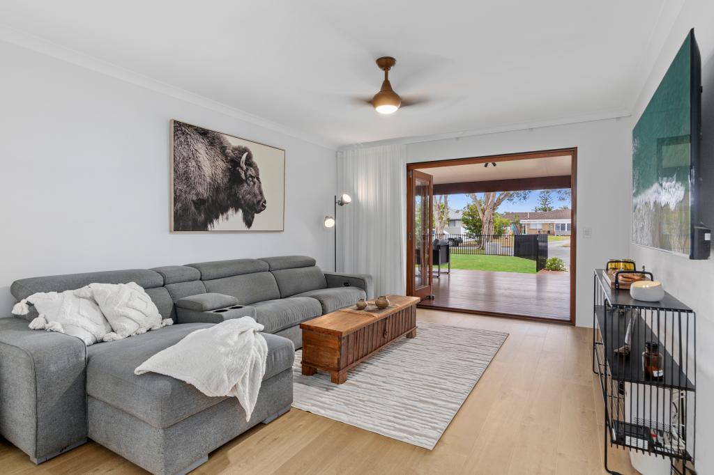 2/8 Cantwell Ct, Miami, QLD 4220