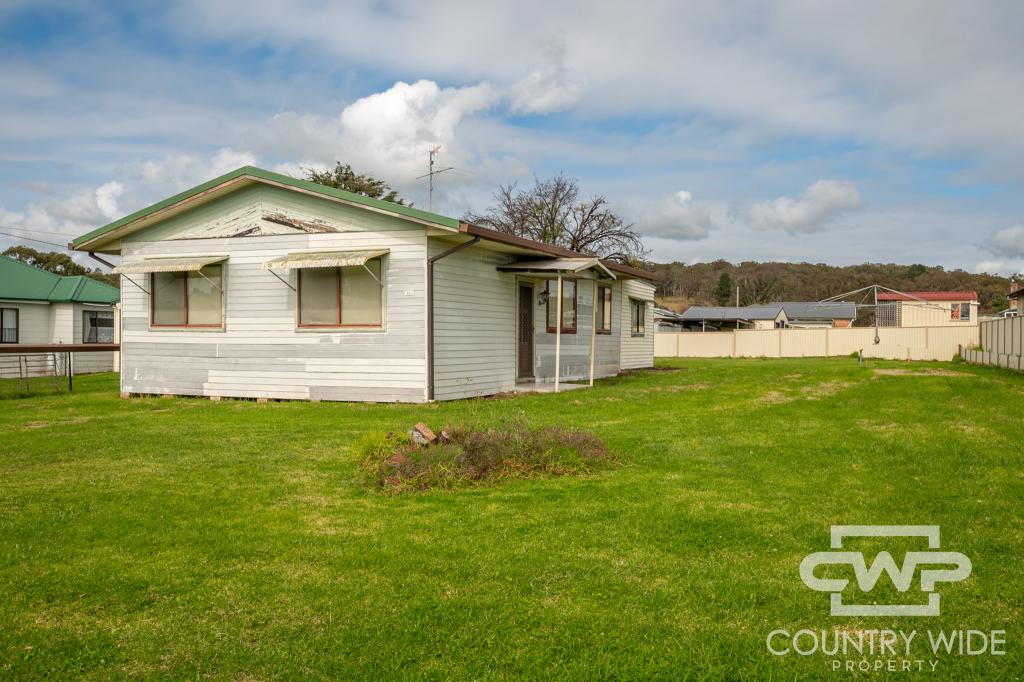 11 THOMAS ST, GLEN INNES, NSW 2370