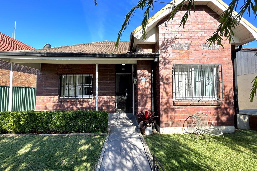 2/152 Duntroon St, Hurlstone Park, NSW 2193