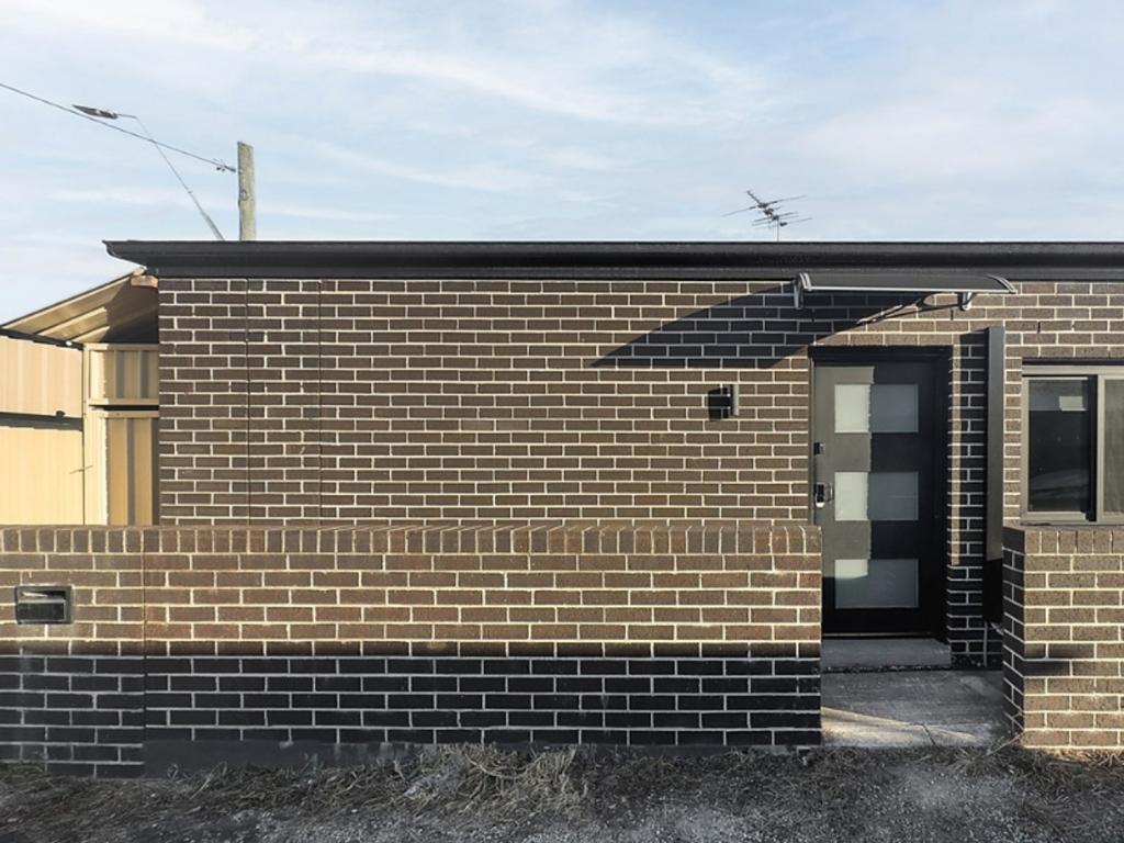 GRANNY FLAT/3 NAPOLEON RD, GREENACRE, NSW 2190