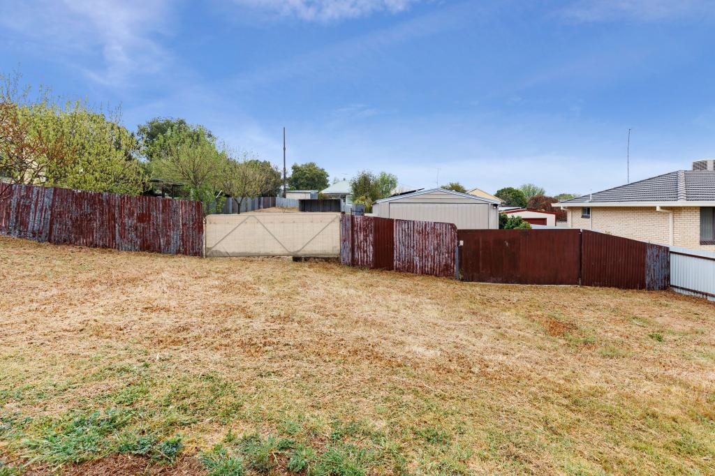 37 Crown St, Junee, NSW 2663