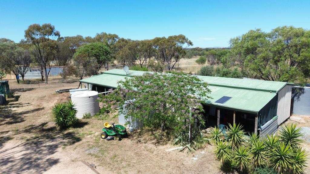196 Wilson St, Meckering, WA 6405