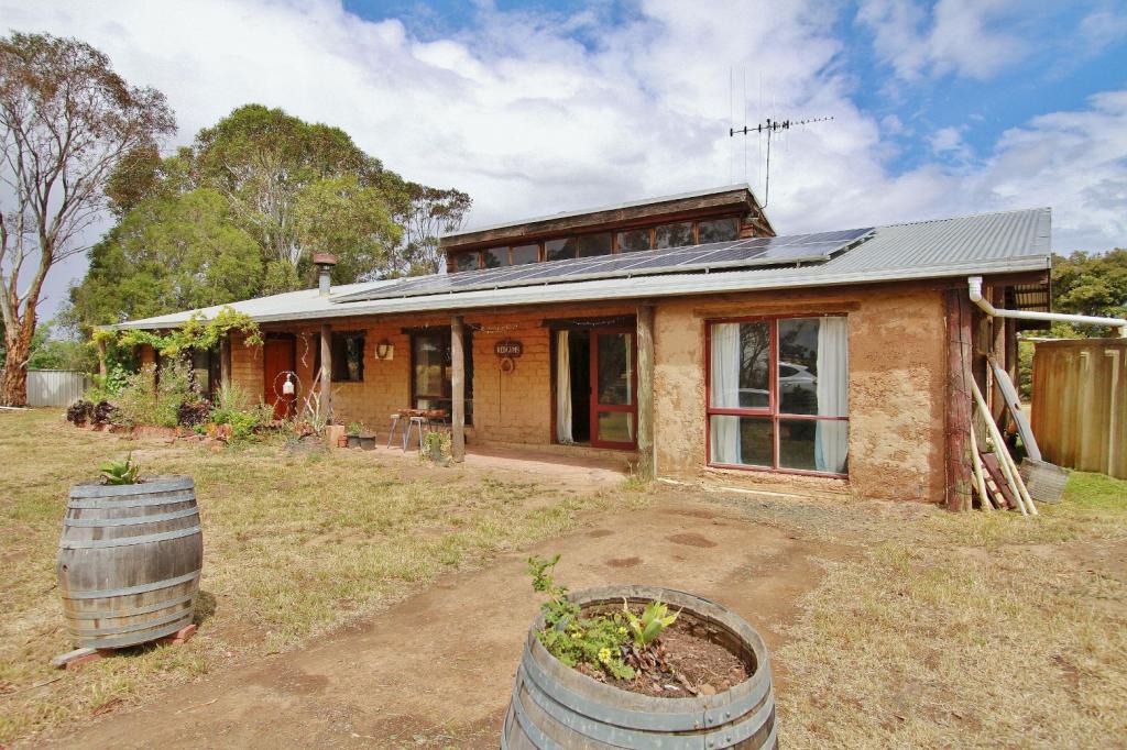 Redgums Pardy Rd, Gobarup, VIC 3559