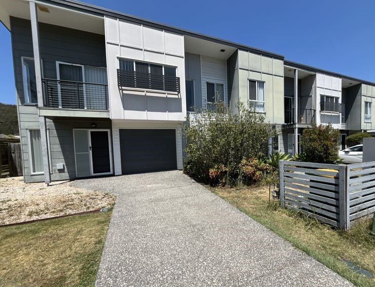 32 Larcom Cres, Redbank Plains, QLD 4301