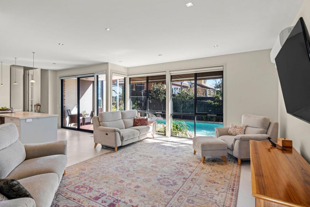 10 Collegian Ave, Strathmore, VIC 3041
