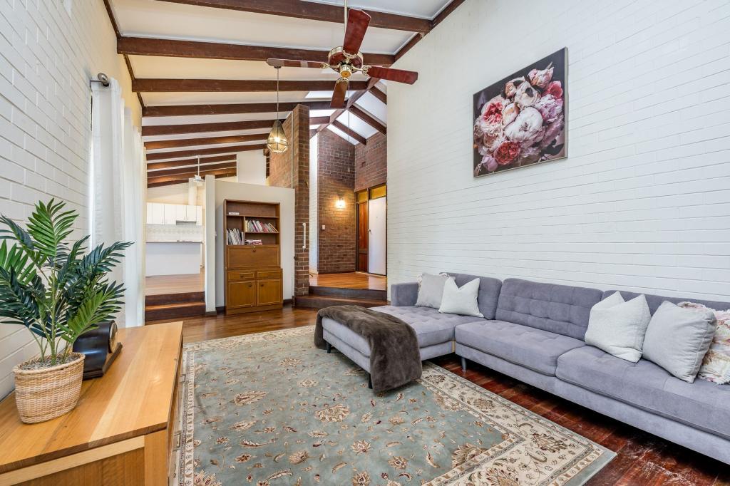 33 DRAKESWOOD RD, WARWICK, WA 6024