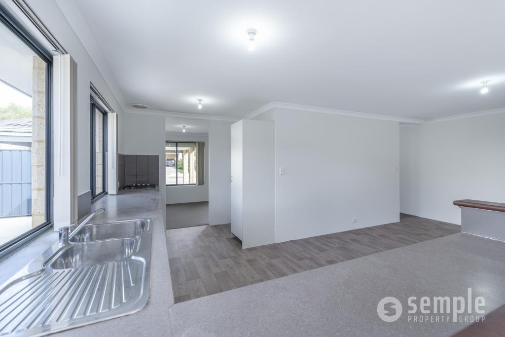 8 Madeira Turn, Byford, WA 6122
