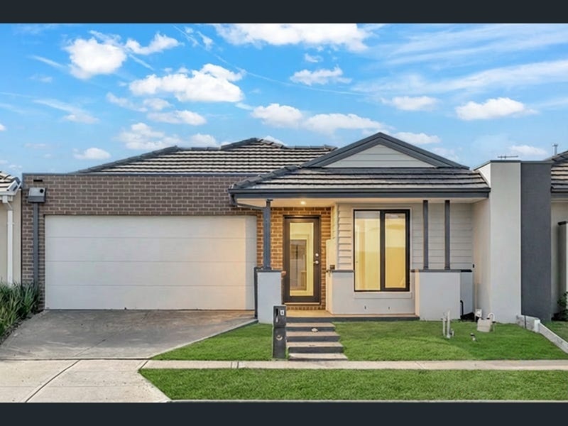 41 MARADONA BVD, DEANSIDE, VIC 3336
