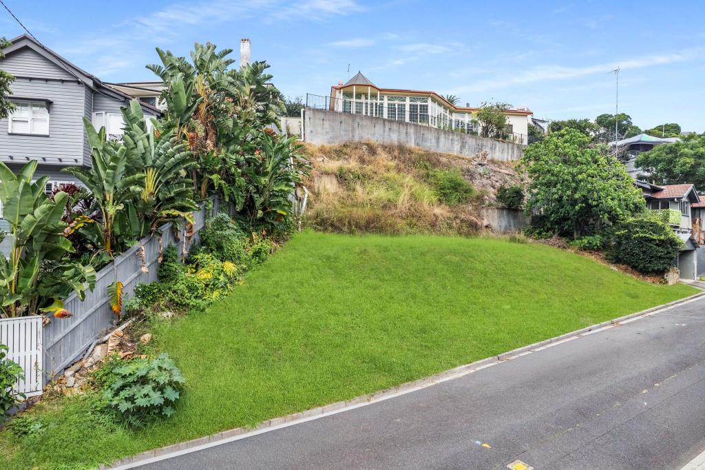 12 ARRAN AVE, HAMILTON, QLD 4007