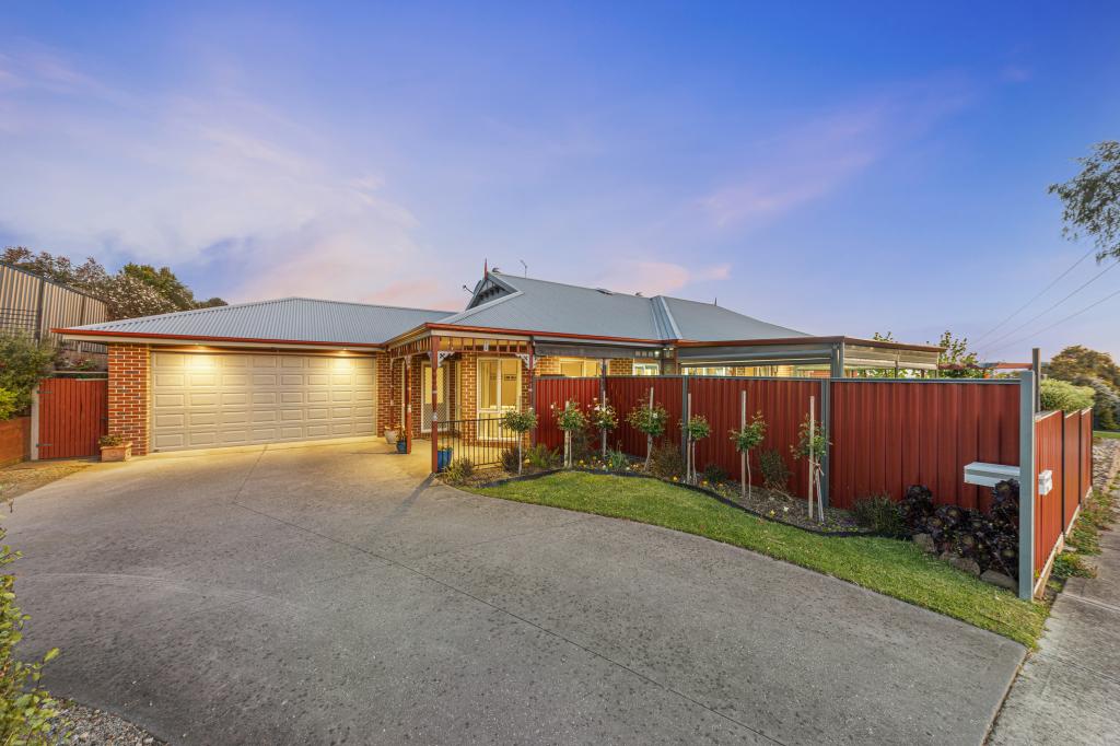 17 Windermere Bvd, Pakenham, VIC 3810