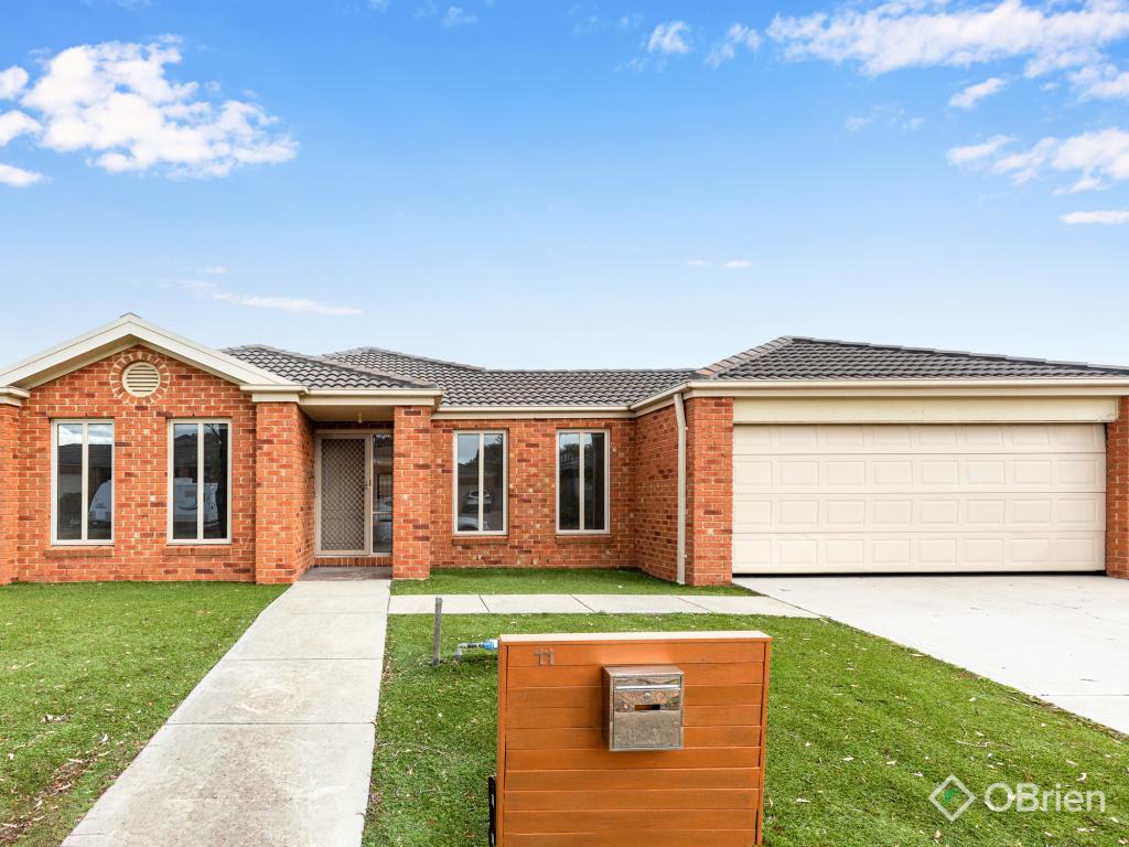 11 Jardine St, Manor Lakes, VIC 3024