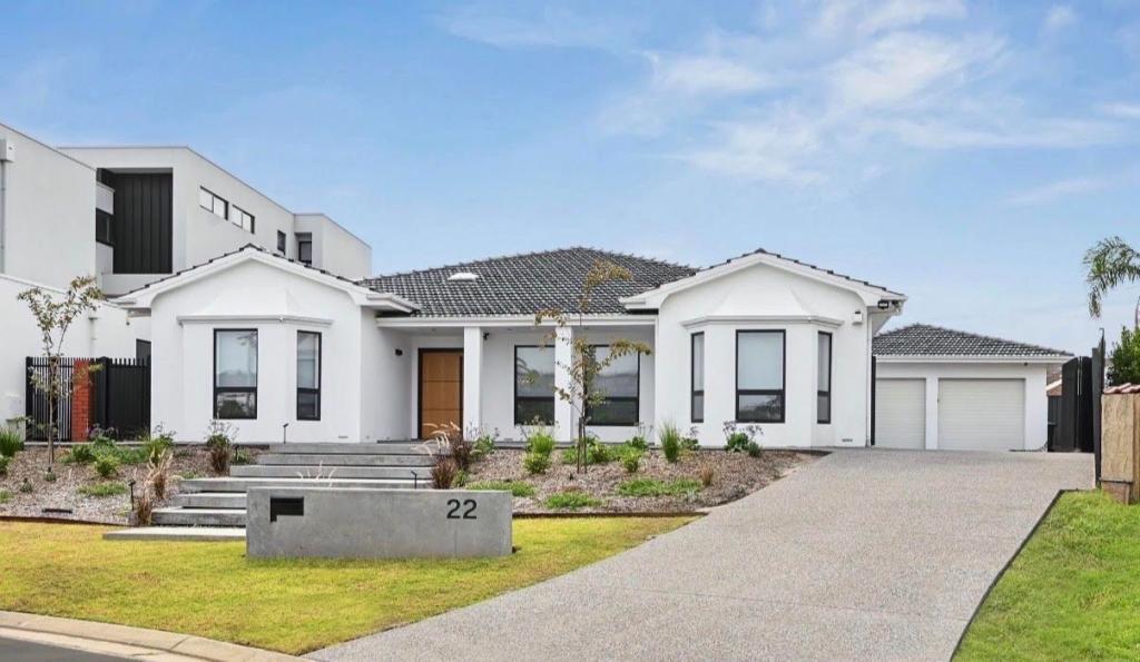 22 Sir John Marks Dr, West Lakes, SA 5021
