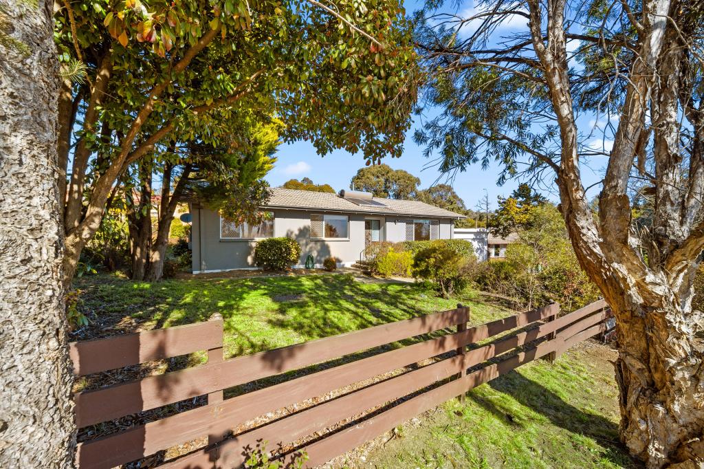 27 Stuart St, Crestwood, NSW 2620