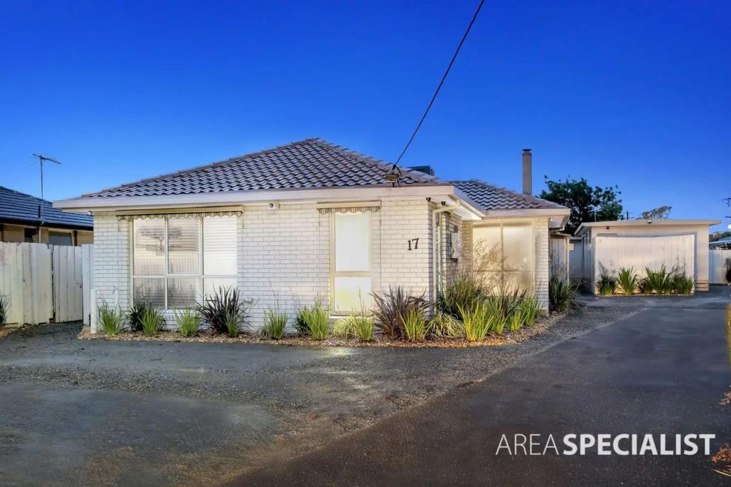 17 Garnet Ct, Hampton Park, VIC 3976