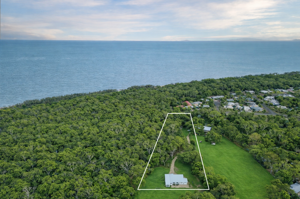 295 Ocean Pde, Balgal Beach, QLD 4816