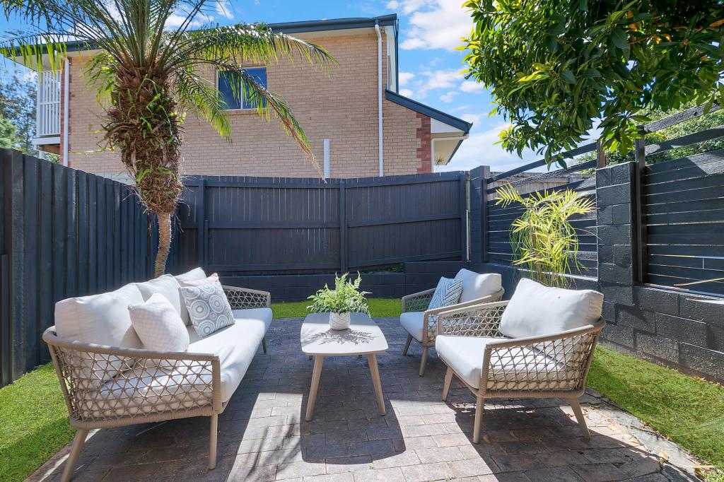2/5 Woodford St, Holland Park West, QLD 4121