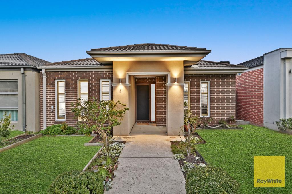 5 AJUGA LANE, CRANBOURNE NORTH, VIC 3977